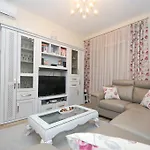Lux Apartments Mms
