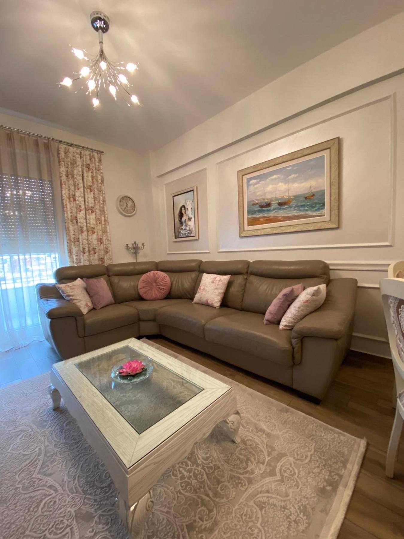 Lux Mms Apartment